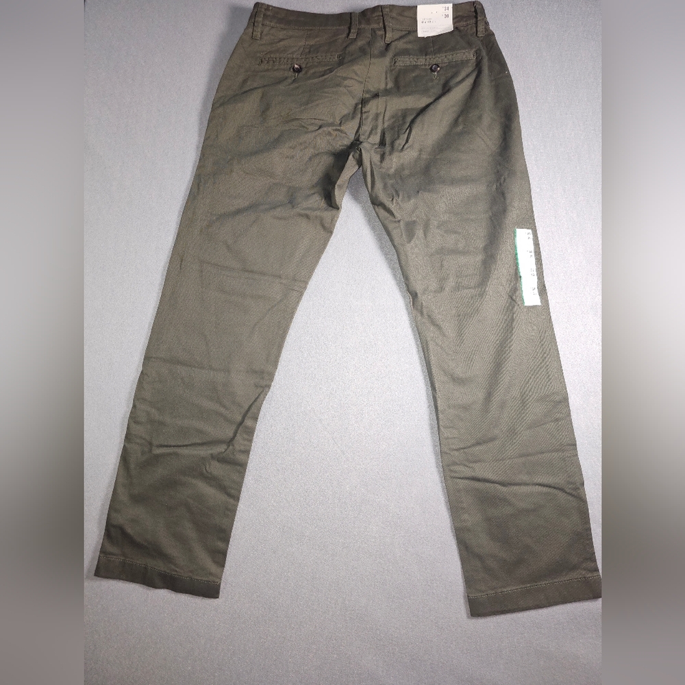 Goodfellow & Co Men's Khaki Chinos in Olive - Picture 3 of 11